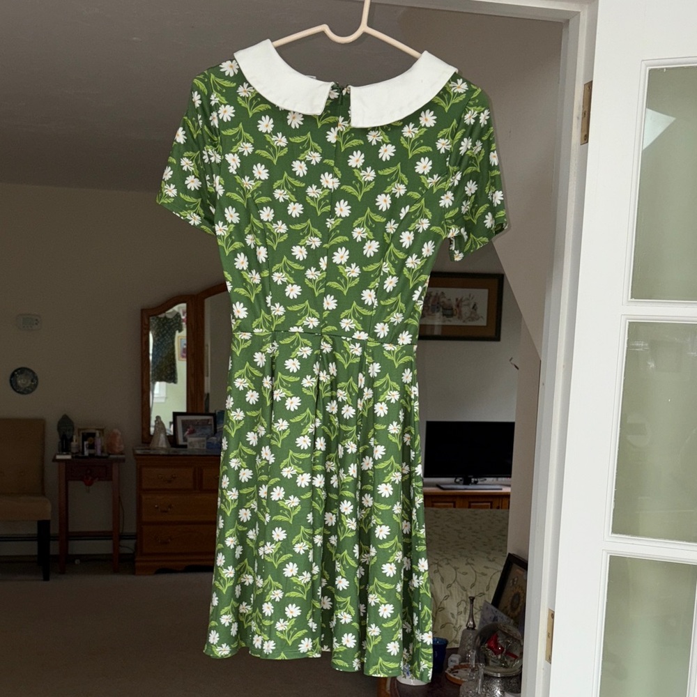Unique Vintage Green and White Dress - Picture 3 of 3